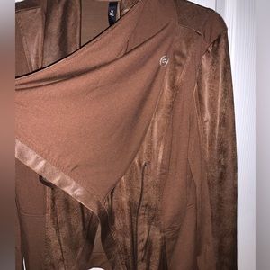 Brown zip up very fun with a pair of jeans